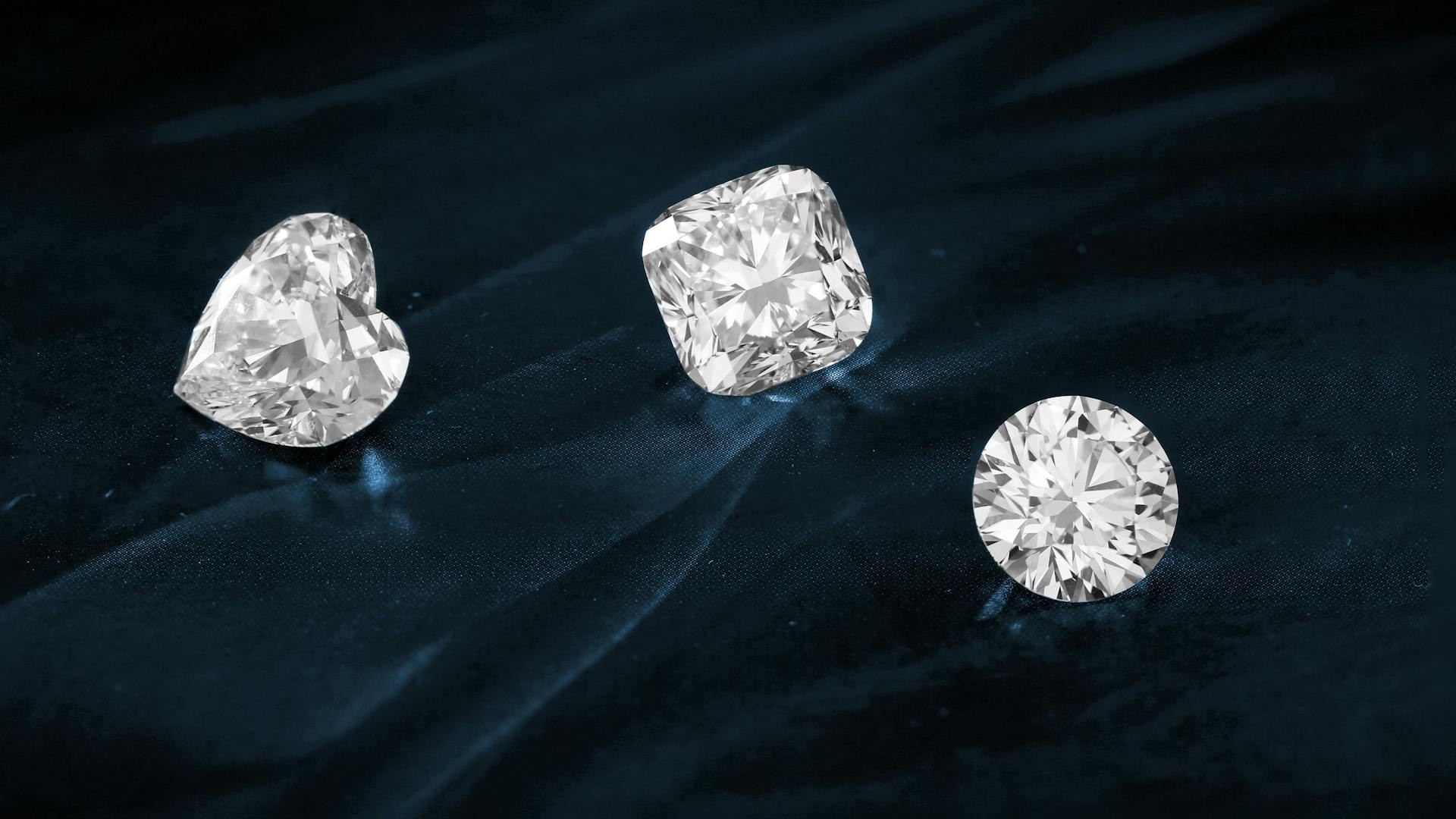 Moissanite vs cubic zirconia jewelry hero