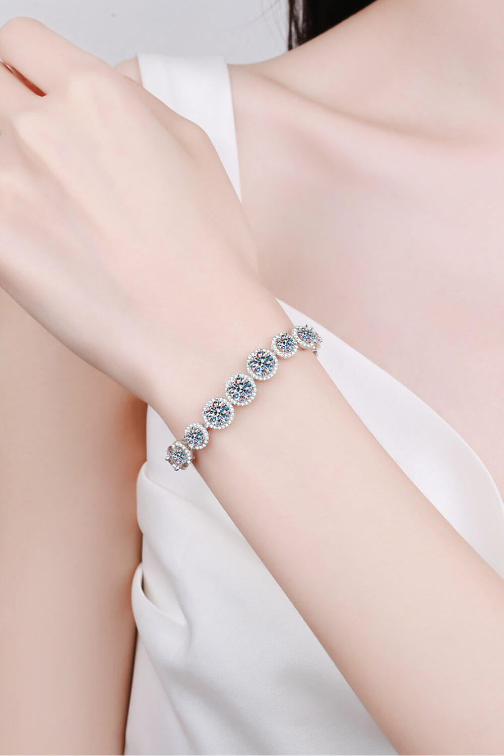 Tranquil Gleam 10.4 Carat Moissanite Silver Bracelet