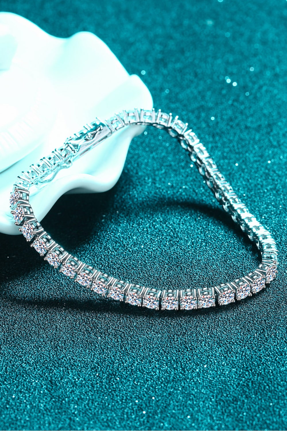 Minimalist Elegance 4.9 Carat Moissanite Bracelet