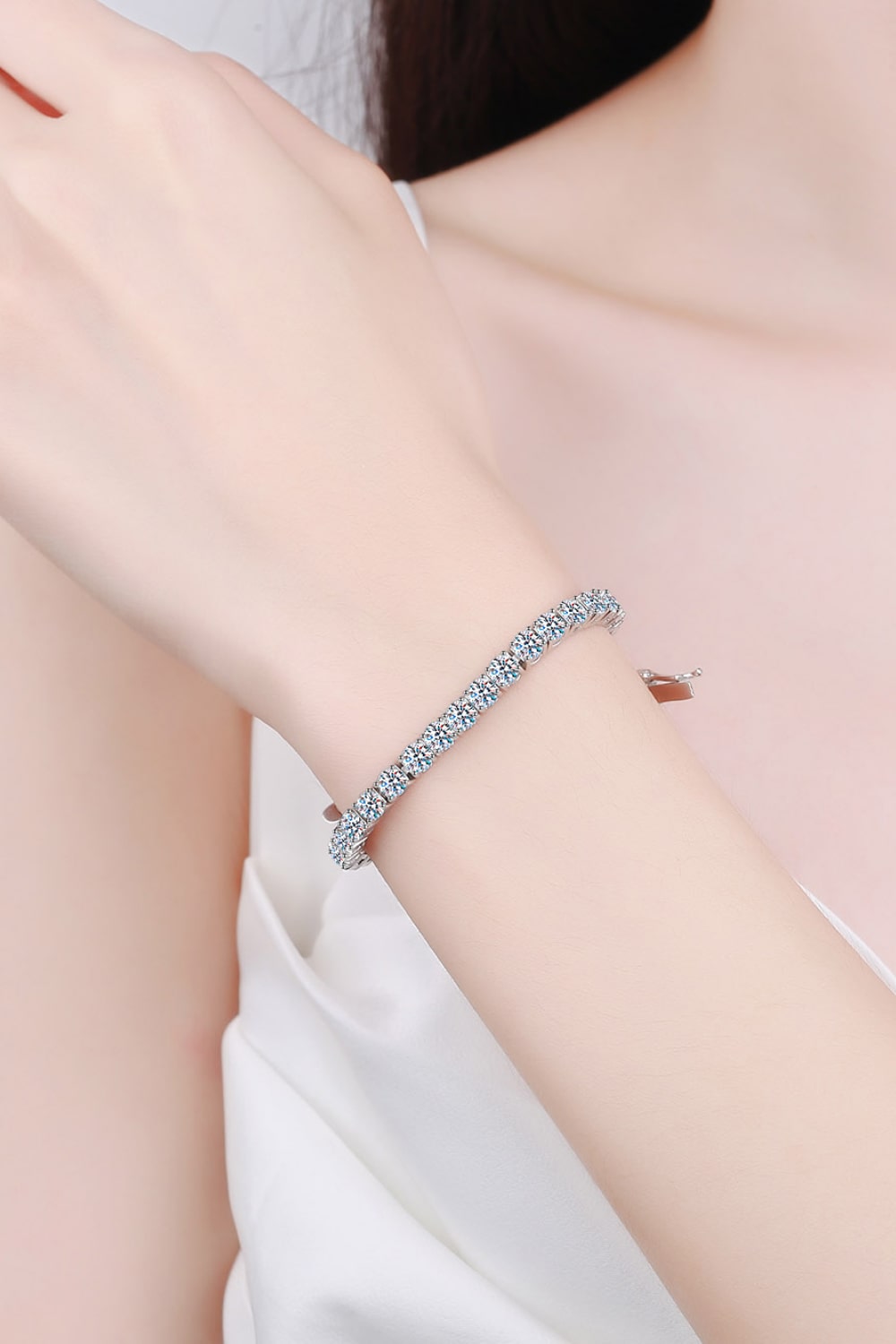 Minimalist Elegance 4.9 Carat Moissanite Bracelet